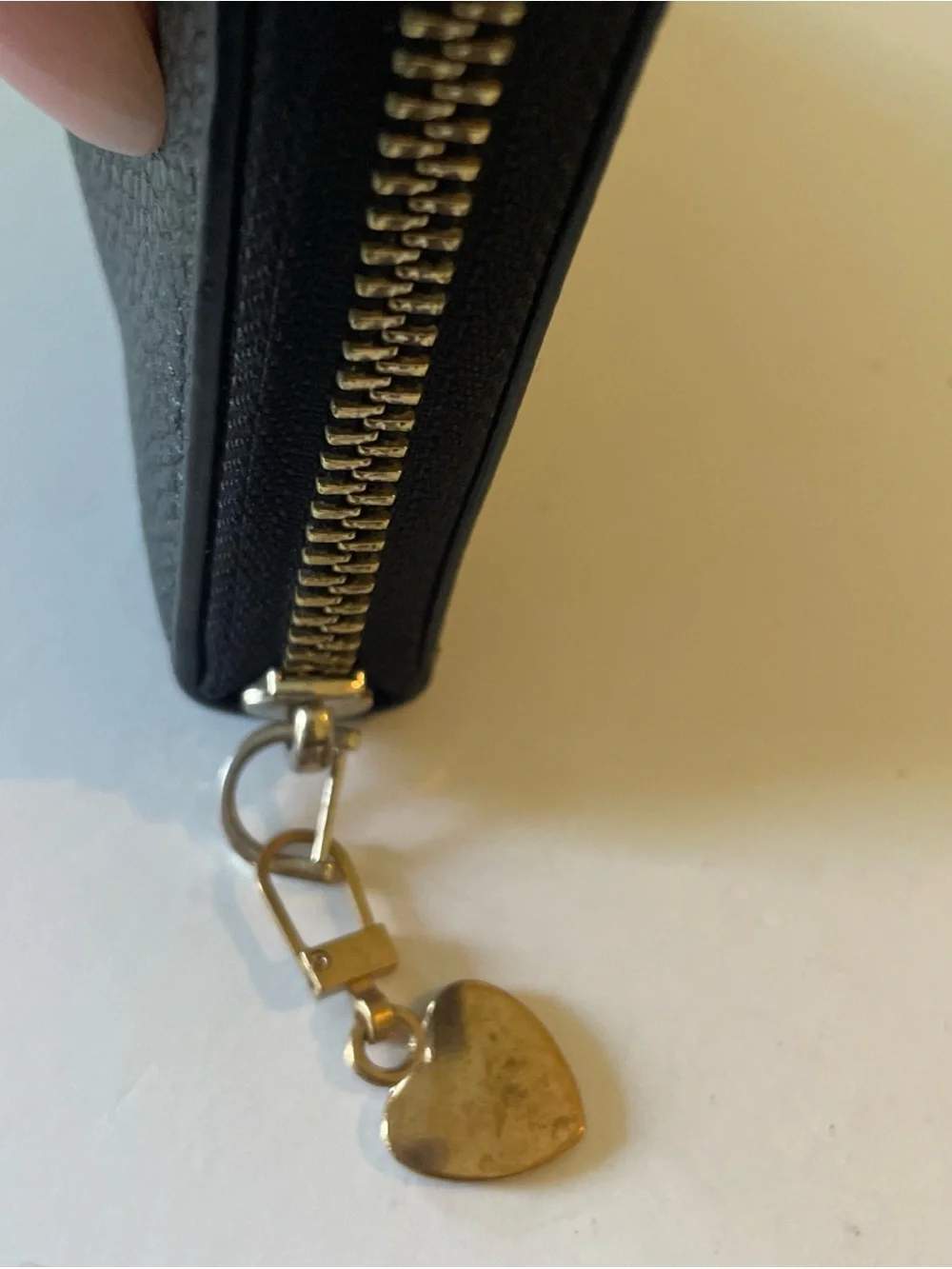 kate spade Black Pebbled Leather Zip Card & Key Holder with Gold Logo